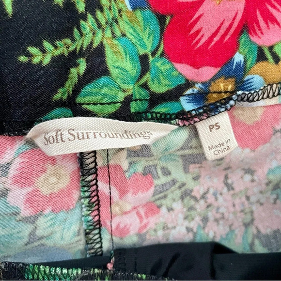 Soft Surroundings In Bloom Shaping Ankle Pants in Black Floral size SP - Picture 8 of 11